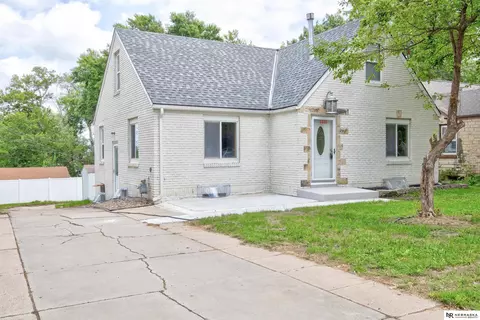 3300 S 48th St, Lincoln, NE 68506