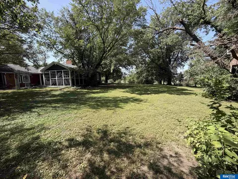 Exterior - 1002 N E St, Fairfield, NE 68938 photo 4 of 41