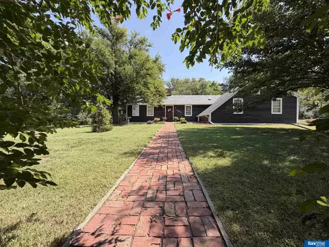 Exterior - 1002 N E St, Fairfield, NE 68938 photo 9 of 41