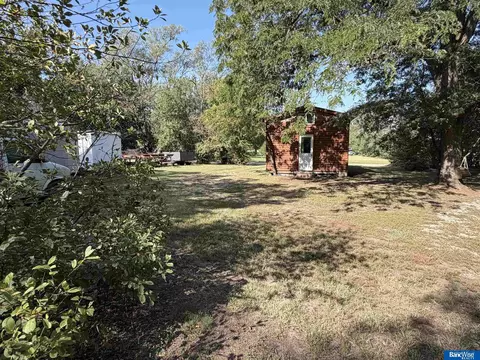 Exterior - 1002 N E St, Fairfield, NE 68938 photo 30 of 41