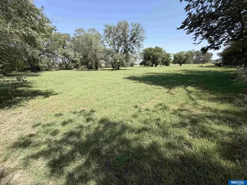Exterior - 1002 N E St, Fairfield, NE 68938 photo 11 of 41