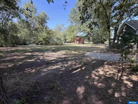 Exterior - 1002 N E St, Fairfield, NE 68938 photo 32 of 41
