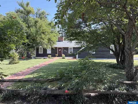 Exterior - 1002 N E St, Fairfield, NE 68938 photo 6 of 41