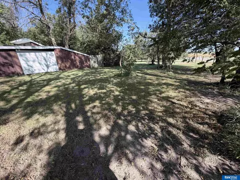 Exterior - 1002 N E St, Fairfield, NE 68938 photo 22 of 41