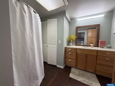Bath - 1002 N E St, Fairfield, NE 68938 photo 1 of 8