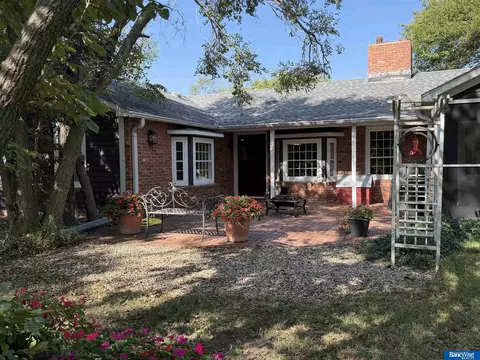 Exterior - 1002 N E St, Fairfield, NE 68938 photo 26 of 41