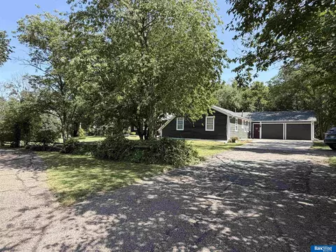 Exterior - 1002 N E St, Fairfield, NE 68938 photo 8 of 41