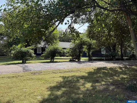 Exterior - 1002 N E St, Fairfield, NE 68938 photo 37 of 41