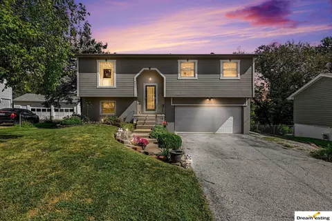 9424 Fowler Ave, Omaha, NE 68134