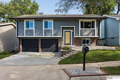 5803 S 136th St, Omaha, NE 68137