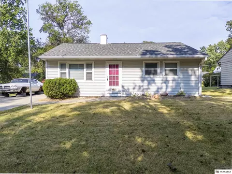 4017 Dunn Ave, Lincoln, NE 68502