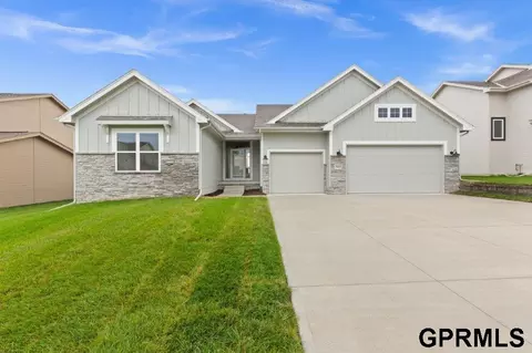 5405 N 190 St, Elkhorn, NE 68022