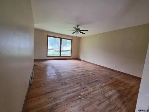 612 Elm St, Sutton, NE 68979 photo 2