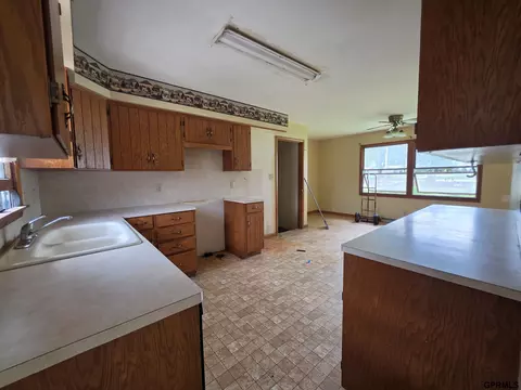 612 Elm St, Sutton, NE 68979 photo 3