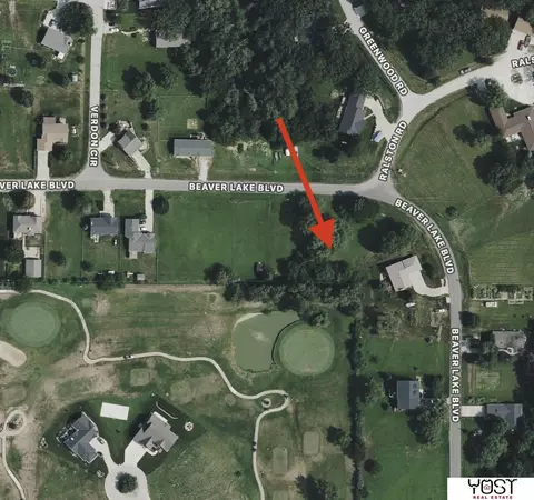 1817 Beaver Lake Blvd, Plattsmouth, NE 68048