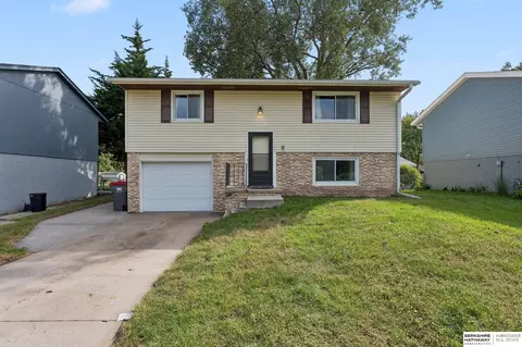 5027 Francis St, Lincoln, NE 68504