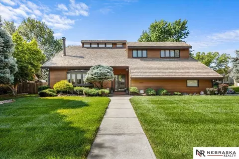12357 Seward St, Omaha, NE 68154