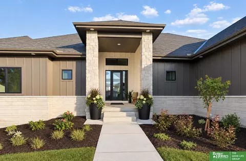 3538 S 210th Ave, Elkhorn, NE 68022
