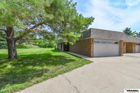 3400 Neerpark Dr, Lincoln, NE 68506