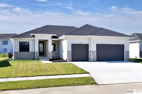 5724 N 208th St, Elkhorn, NE 68022