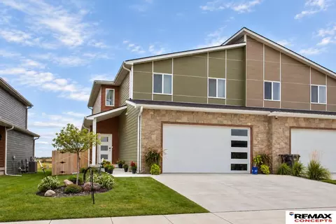 256 N 105th St, Lincoln, NE 68527