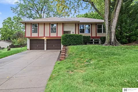 1010 Claudene Ct, Bellevue, NE 68005