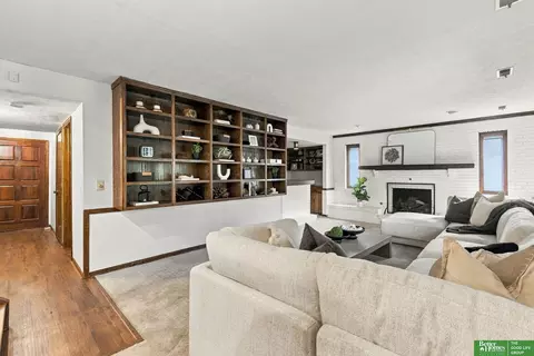 Living - 910 Wolf Ln, Bellevue, NE 68005 photo 1 of 10