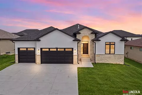 605 N 108 St, Lincoln, NE 68527