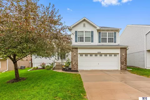 19358 Laci St, Omaha, NE 68135