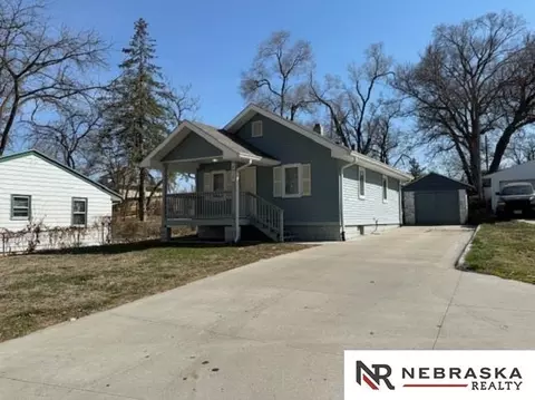 4919 Gretchen Ave, Omaha, NE 68104