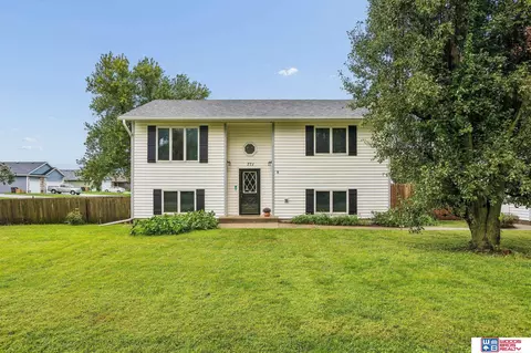 771 E 6th St, Greenwood, NE 68366