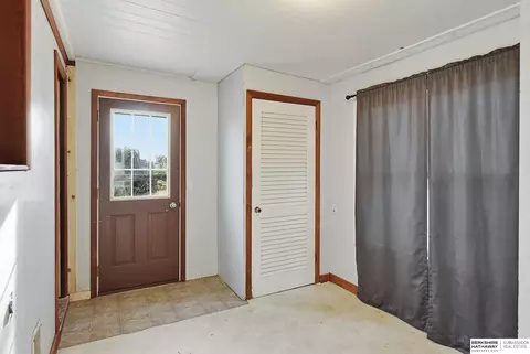 Entry Way - 509 Elk St, Hooper, NE 68031 photo 2 of 3