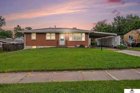 1238 Furnas Ave, Lincoln, NE 68521