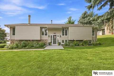 12305 Grey Fawn Dr, Omaha, NE 68154