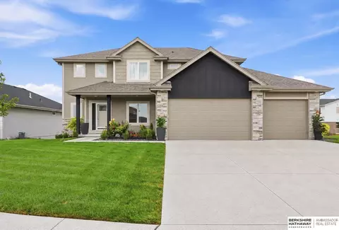 6411 S 207th Avenue Cir, Elkhorn, NE 68022
