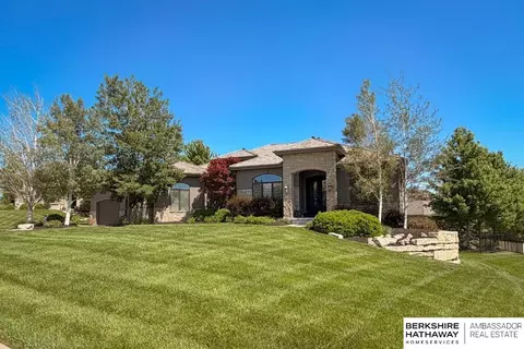 17463 Farnam Cir, Omaha, NE 68118