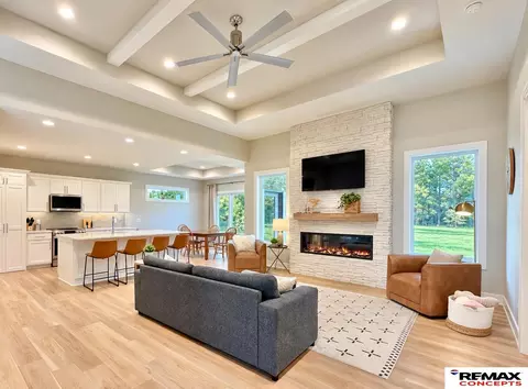 8832 Buckley Creek Rd, Lincoln, NE 68520