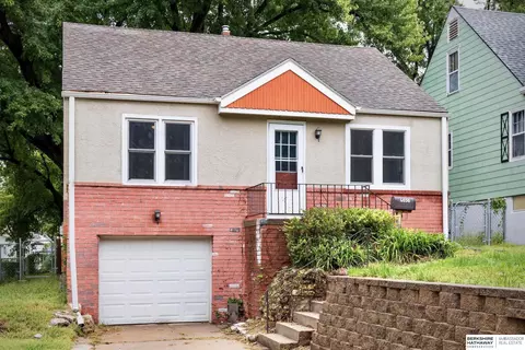 6030 Decatur St, Omaha, NE 68104