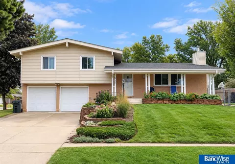 930 E Sanborn Dr, Lincoln, NE 68505
