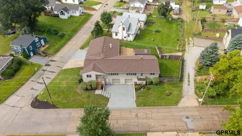 5512 Woodlawn Ave, Ralston, NE 68127