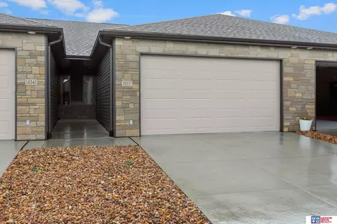 10337 Wayborough Ln, Lincoln, NE 68527
