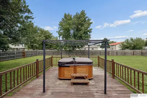 110 5th St, Greenwood, NE 68366