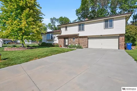5204 Gertrude St, Omaha, NE 68157
