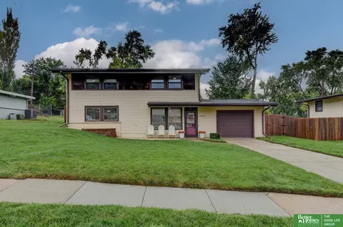 4622 N 82nd St, Omaha, NE 68134