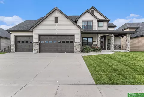 3319 Robyn Ridge Rd, Fremont, NE 68025