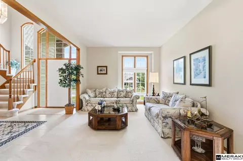 1303 Western Hills Dr, Papillion, NE 68046