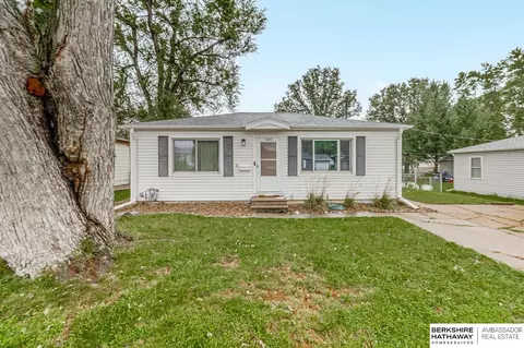 7309 Joseph Ave, La Vista, NE 68128