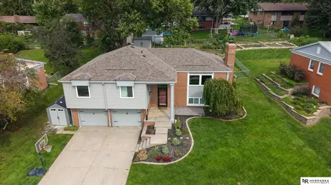1818 Devoe Dr, Lincoln, NE 68506