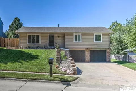 910 S 153 St, Omaha, NE 68154