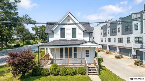 924 S 31 St, Omaha, NE 68105